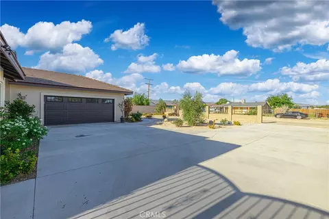 Exterior - 42620 25th W, Lancaster, CA 93536 photo 4 of 10