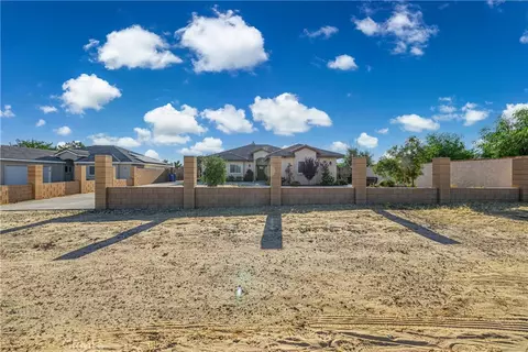 Exterior - 42620 25th W, Lancaster, CA 93536 photo 5 of 10