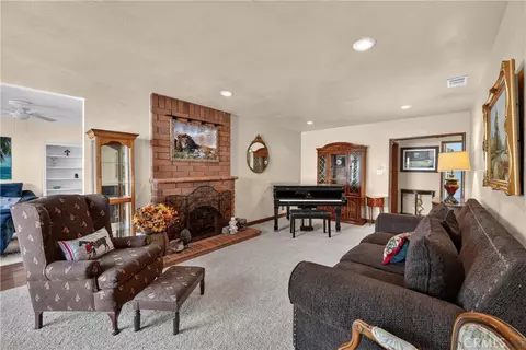 Living - 9624 Rufus, Whittier, CA 90604 photo 6 of 6