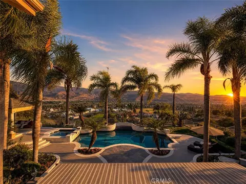 26970 Abbey Gln, Yorba Linda, CA 92887