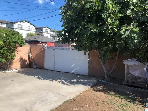 Exterior - 1234 E Oak St, Anaheim, CA 92805 photo 6 of 7
