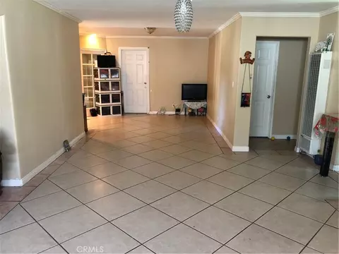 Living - 1234 E Oak St, Anaheim, CA 92805 photo 1 of 3