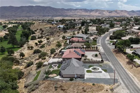 View/Area - 18166 Bangor, Hesperia, CA 92345 photo 3 of 11