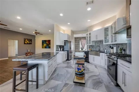 Kitchen - 18166 Bangor, Hesperia, CA 92345 photo 4 of 7