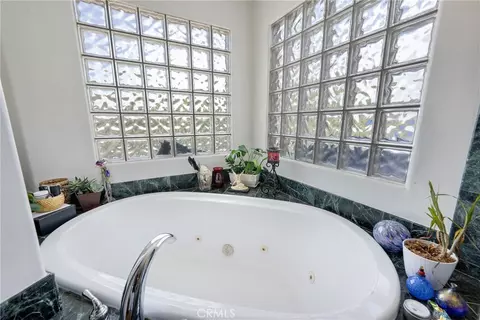 Bath - 18166 Bangor, Hesperia, CA 92345 photo 2 of 5