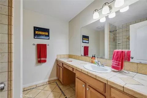 Bath - 18166 Bangor, Hesperia, CA 92345 photo 3 of 5