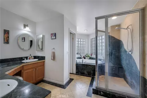 Bath - 18166 Bangor, Hesperia, CA 92345 photo 1 of 5