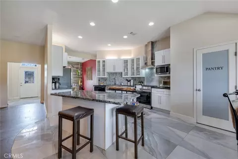 Kitchen - 18166 Bangor, Hesperia, CA 92345 photo 5 of 7
