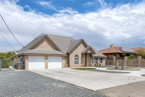 Exterior - 18166 Bangor, Hesperia, CA 92345 photo 3 of 12