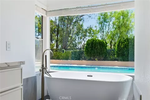 Bath - 2482 Steven Dr, Corona, CA 92879 photo 4 of 6