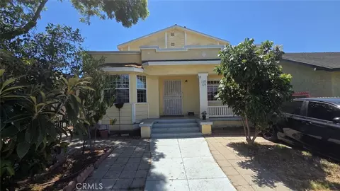 Exterior - 1326 E 9th St, Long Beach, CA 90813 photo 13 of 15