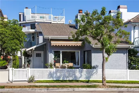119 2nd St, Seal Beach, CA 90740