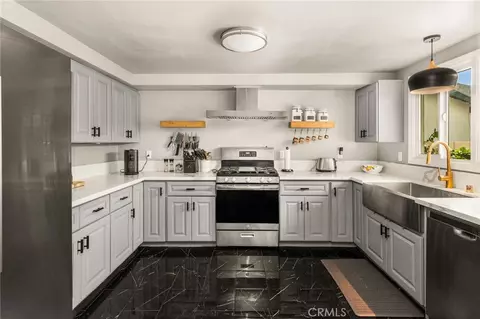 Kitchen - 1334 E Collins, Orange, CA 92867 photo 2 of 3