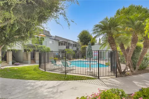 Exterior - 5140 E Atherton St #13, Long Beach, CA 90815 photo 5 of 8