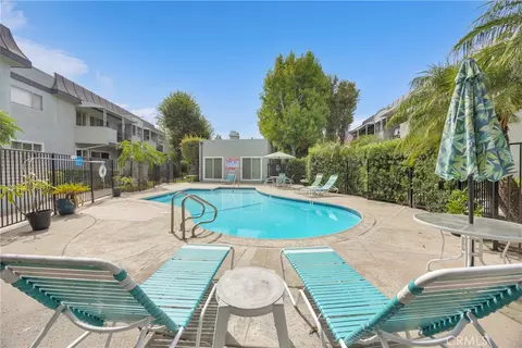 Exterior - 5140 E Atherton St #13, Long Beach, CA 90815 photo 6 of 8