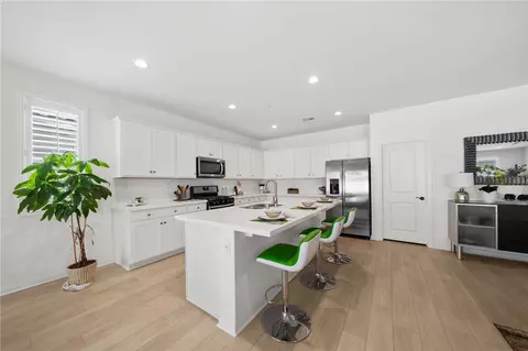 Kitchen - 786 Green Ct, Perris, CA 92571 photo 2 of 3