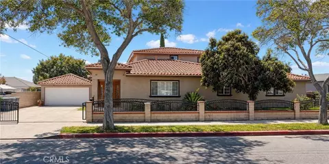 1042 W Mcfadden Ave, Santa Ana, CA 92707
