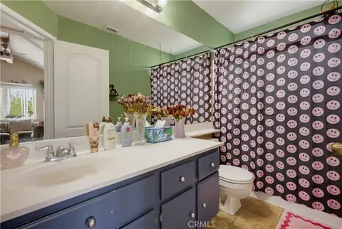 Bath - 7470 Harvard Ct, Fontana, CA 92336 photo 3 of 3