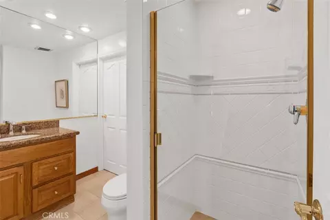 Bath - 4341 Dogwood Ave, Seal Beach, CA 90740 photo 1 of 3