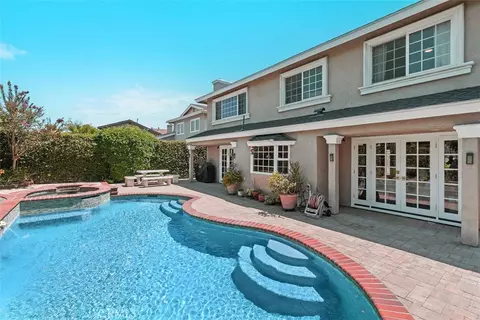 Exterior - 4341 Dogwood Ave, Seal Beach, CA 90740 photo 2 of 7