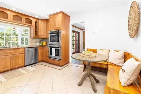 Kitchen - 4341 Dogwood Ave, Seal Beach, CA 90740 photo 3 of 4