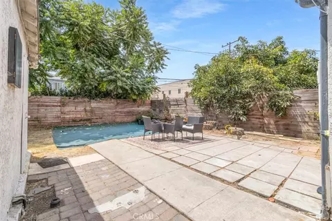 Exterior - 322 W School St, Compton, CA 90220 photo 5 of 11