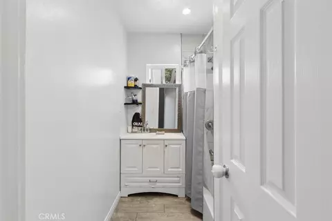 Bath - 322 W School St, Compton, CA 90220 photo 1 of 3