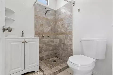 Bath - 322 W School St, Compton, CA 90220 photo 3 of 3