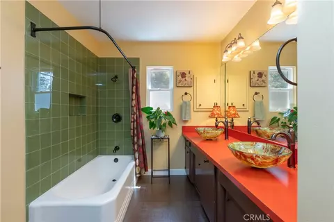 Bath - 6551 E Bacarro, Long Beach, CA 90815 photo 1 of 4