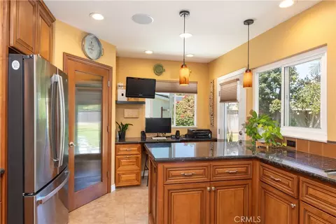 Kitchen - 6551 E Bacarro, Long Beach, CA 90815 photo 4 of 5