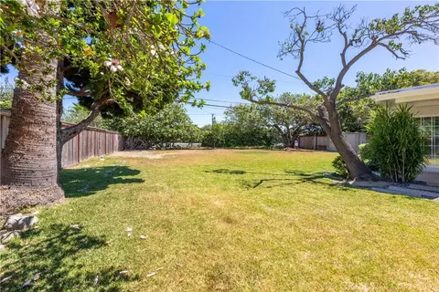 Exterior - 6551 E Bacarro, Long Beach, CA 90815 photo 8 of 20