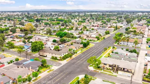 View/Area - 1005 E Harding St, Long Beach, CA 90805 photo 3 of 4