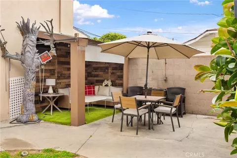 Exterior - 1005 E Harding St, Long Beach, CA 90805 photo 5 of 6
