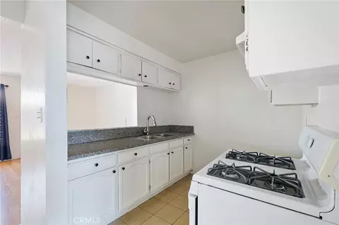 Kitchen - 1123 Cedar, Long Beach, CA 90813 photo 2 of 2