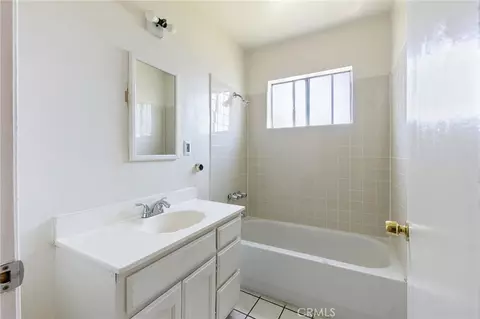 Bath - 1123 Cedar, Long Beach, CA 90813 photo 1 of 1