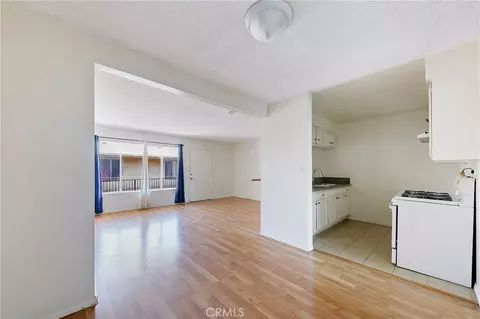 Living - 1123 Cedar, Long Beach, CA 90813 photo 2 of 5