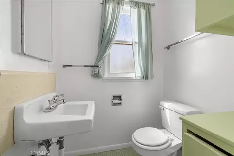 Bath - 948 W Buffington, Upland, CA 91784 photo 1 of 5