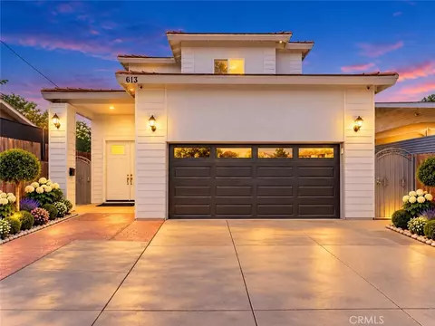 613 N Raitt St, Santa Ana, CA 92703