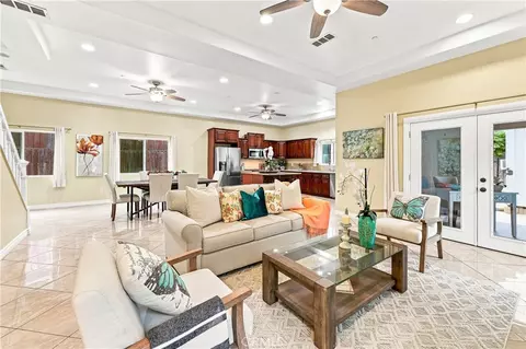 613 N Raitt St, Santa Ana, CA 92703
