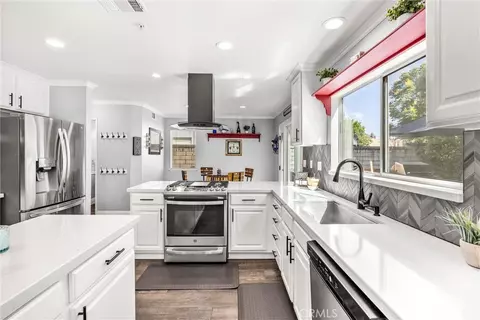 Kitchen - 1808 E Taft Ln, Placentia, CA 92870 photo 3 of 7
