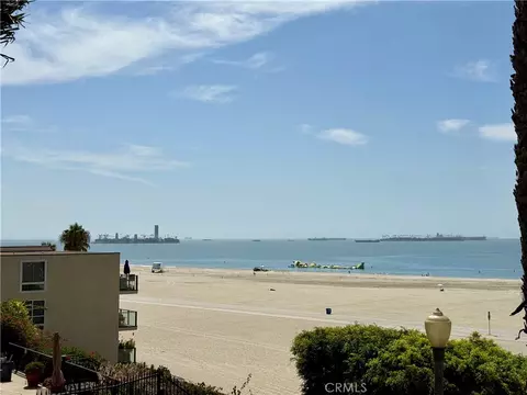 View/Area - 1000 E Ocean Blvd, Long Beach, CA 90802 photo 2 of 4