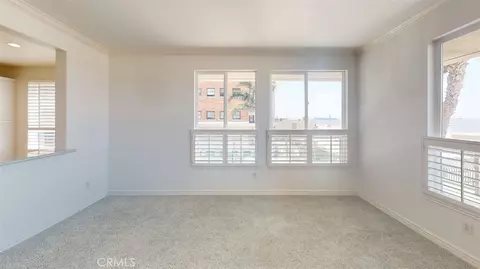 Living - 1000 E Ocean Blvd, Long Beach, CA 90802 photo 4 of 4