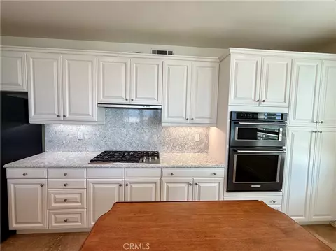 Kitchen - 1000 E Ocean Blvd, Long Beach, CA 90802 photo 3 of 8