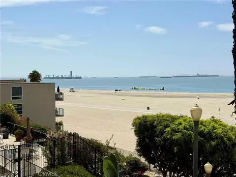 View/Area - 1000 E Ocean Blvd, Long Beach, CA 90802 photo 3 of 4
