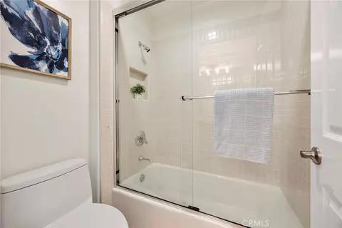 Bath - 2601 N Rosemere, Orange, CA 92867 photo 2 of 6