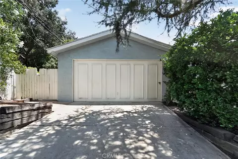 Exterior - 2201 E Glenoaks, Glendale, CA 91206 photo 2 of 4