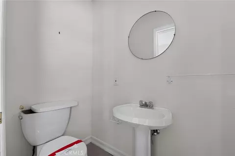 Bath - 2201 E Glenoaks, Glendale, CA 91206 photo 1 of 5