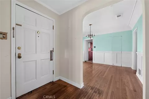 Entry Way - 2201 E Glenoaks, Glendale, CA 91206 photo 1 of 2