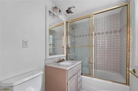 Bath - 2201 E Glenoaks, Glendale, CA 91206 photo 5 of 5