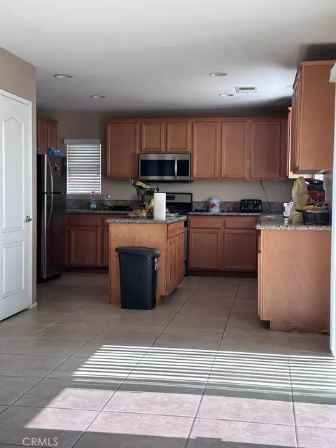 Kitchen - 3884 Akina Ave, Perris, CA 92571 photo 2 of 3